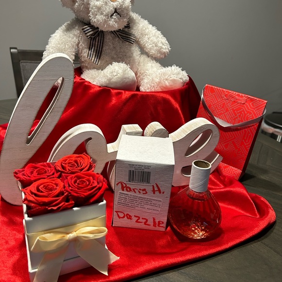 Male and Female name brand fragrances. - Picture 9 of 16